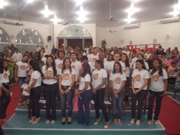 Igreja de Nossa Senhora das Gra&ccedil;as realiza Sacramento do Crisma em Floriano.(Imagem:FlorianoNews)