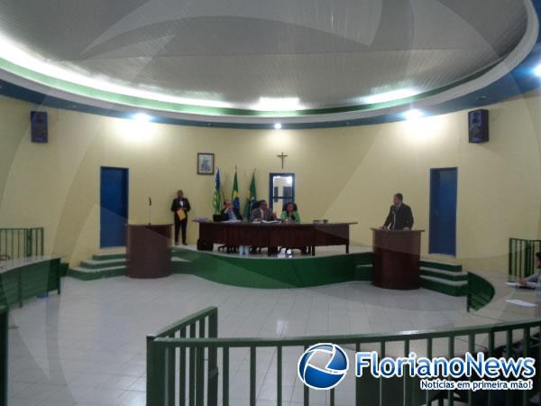 Sess&atilde;o Ordin&aacute;ria discute retirada de servi&ccedil;os odontol&oacute;gicos do HRTN.(Imagem:FlorianoNews)