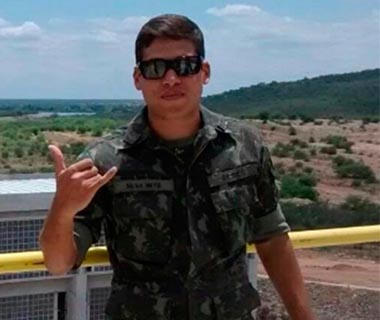 Juiz manda soltar ex-tenente acusado de assassinar a tiros Iarla Barbosa