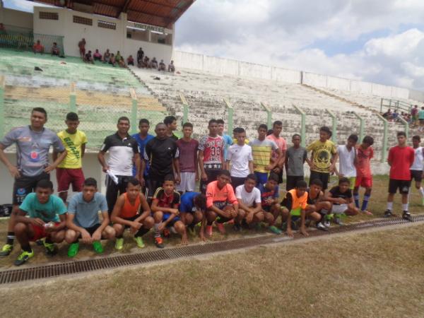 Cori-Sabb&aacute; realiza peneira para as categorias de base.(Imagem:FlorianoNews)