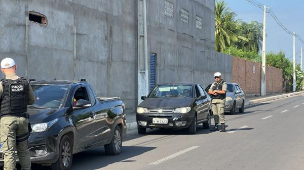  Pelot&atilde;o de Tr&acirc;nsito intensifica bloqueios no centro de Floriano durante o per&iacute;odo natalino.(Imagem:Divulga&ccedil;&atilde;o/PM)