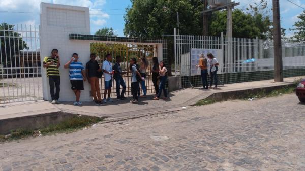 Em Floriano, candidatos ao Enem movimentam locais de prova (Imagem:FlorianoNews)