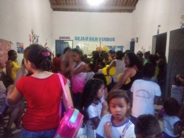 Escola Municipal Jos&eacute; Freire de Oliveira realiza 4&ordf; Caminhada da Alegria.(Imagem:FlorianoNews)