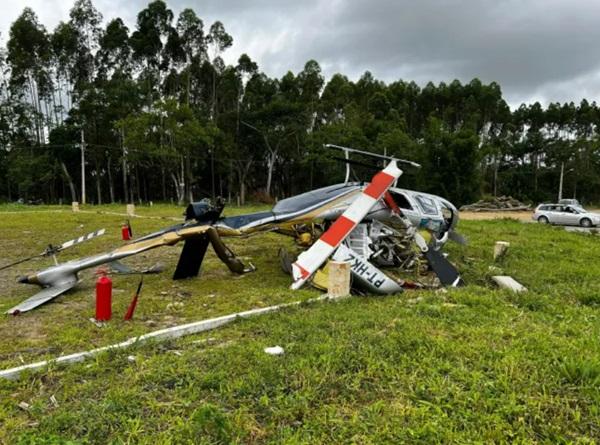 Acidente envolvendo queda de helic&oacute;ptero no munic&iacute;pio de Penha(Imagem: Divulga&ccedil;&atilde;o/Corpo de Bombeiros)