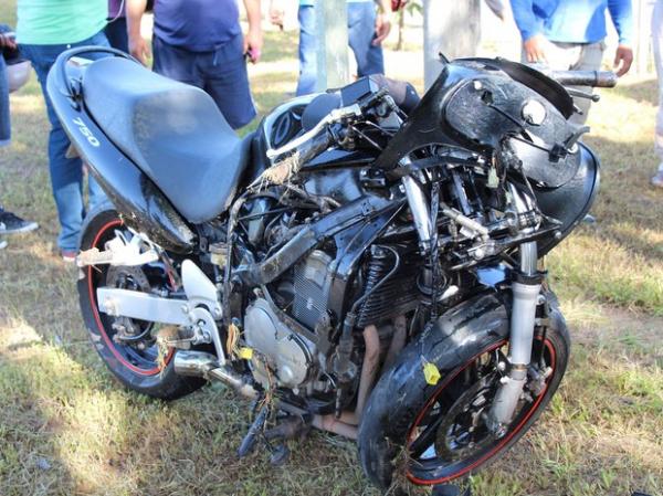 Motociclista morreu ao colidir em placa de fiscaliza&ccedil;&atilde;o na BR-343.(Imagem:Divulga&ccedil;&atilde;o/Pol&iacute;cia Civil)