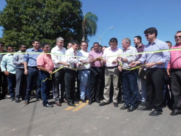 Wellington Dias inaugura obra de urbanização da Avenida Esmaragdo de Freitas