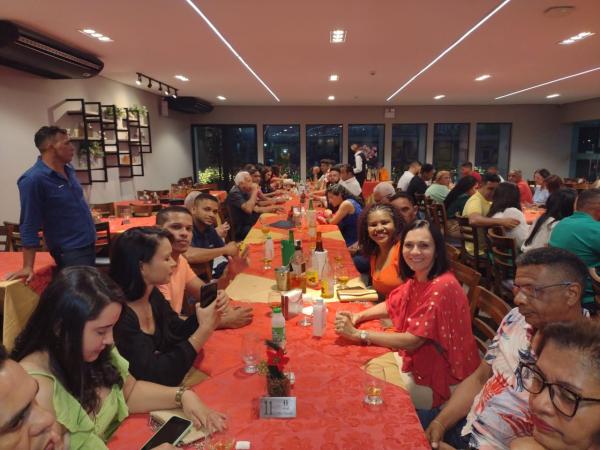 Vereadores e servidores da C&acirc;mara Municipal realizam confraterniza&ccedil;&atilde;o de final de ano. (Imagem:FlorianoNews)