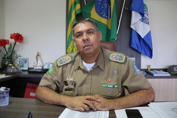 Muito abalados, familiares de Lindomar Castilho não concederam entrevista à imprensa, mas receberam condolências de companheiros de farda e autoridades públicas. Secretário estadu(Imagem:Reprodução)