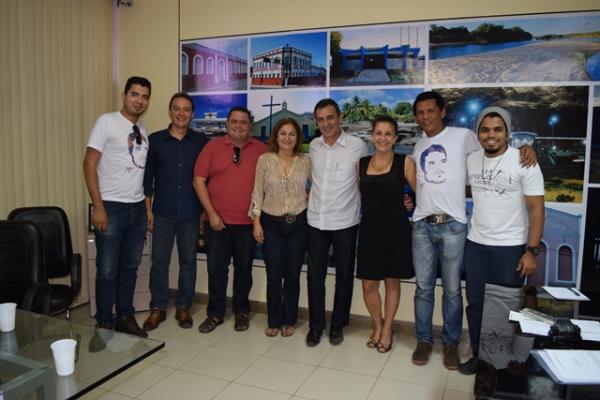 Gilberto Júnior sanciona lei que nomeia o CEU´s de Floriano.(Imagem:Waldemir Miranda)