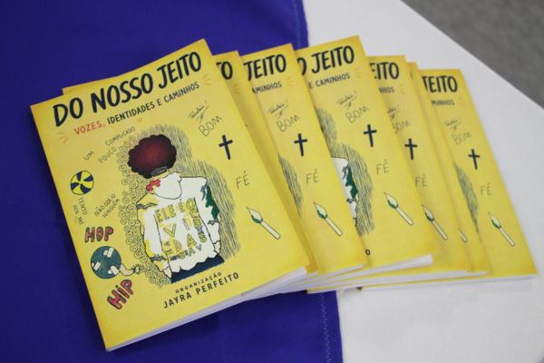 Estudantes da rede estadual lançam livro sobre identidade e respeito(Imagem:João Pio)