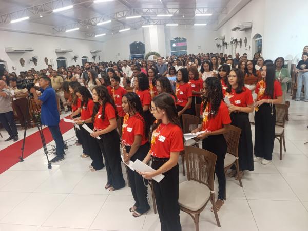 Paróquia Santa Cruz celebra Solenidade de Pentecostes com Sacramento da Crisma em Floriano(Imagem:FlorianoNews)