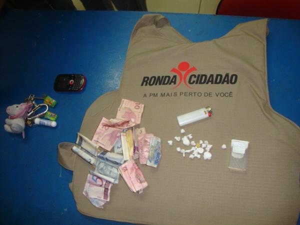 Ronda Cidad&atilde;o prende mulheres com drogas em Floriano.(Imagem:jc24horas)