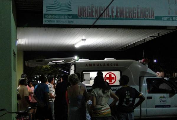 Irm&atilde;o de Vereador agoniza em ambul&acirc;ncia ap&oacute;s batida.(Imagem:Clique Piripiri)