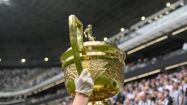 Atl&eacute;tico-MG exibe o trof&eacute;u do Campeonato Brasileiro de Clubes, conquistado pelo Galo em 1937.(Imagem:Alessandra Torres/AGIF)
