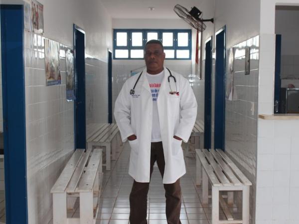 Juan Ramon chegou em Joca Marques em  2013 e reclama da falta de estrutura.(Imagem:Gilcilene Ara&uacute;jo/G1)