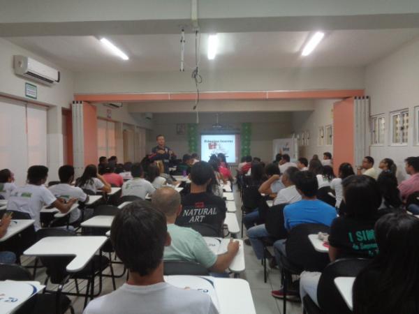 SESC Floriano realiza 1&ordm; simp&oacute;sio de sa&uacute;de e seguran&ccedil;a no trabalho.(Imagem:FlorianoNews)