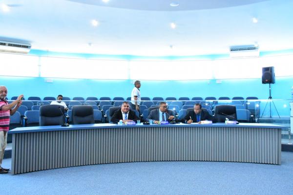  Vereadores de Floriano realizam duas sess&otilde;es na abertura da &uacute;ltima quinzena de outubro(Imagem:CMF)