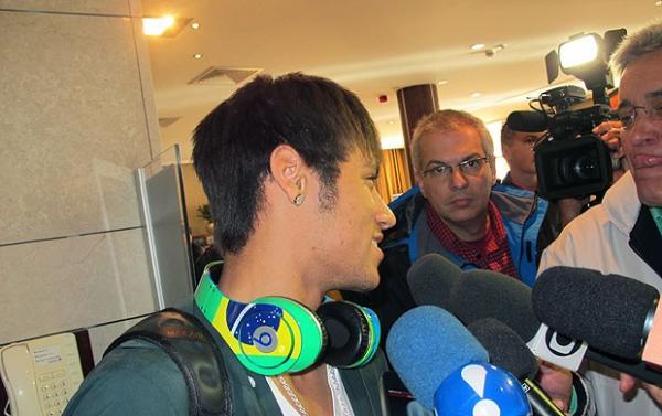 Neymar se apresenta &agrave; Sele&ccedil;&atilde;o na Pol&ocirc;nia.(Imagem:Leandro Can&ocirc;nico / Globoesporte.com)