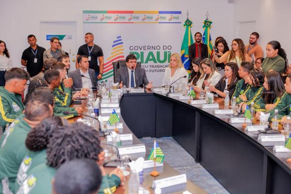 Programa Do Piauí para o Mundo terá 300 vagas em 2026, anuncia Rafael Fonteles(Imagem:Gabriel Paulino)