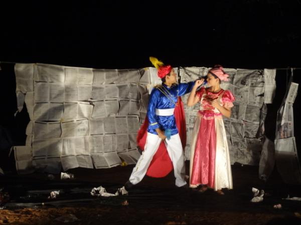 Teatro Itinerante &eacute; atra&ccedil;&atilde;o na comunidade Santa Teresa. (Imagem:FlorianoNews)