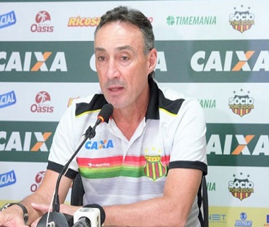 Sampaio dispensou o técnico campeão da Copa do Nordeste