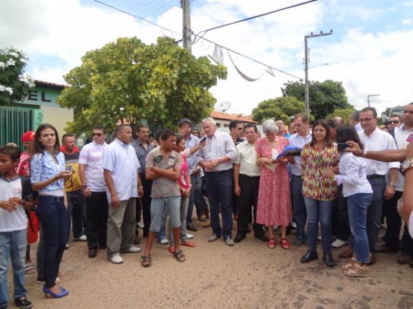 Roseana Sarney &eacute; recebida com festa em Bar&atilde;o de Graja&uacute;.(Imagem:FlorianoNews)