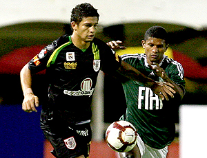 Vitória vence Palmeiras em casa e abre boa vantagem na Sul-Americana