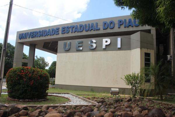 Uespi destaca aumento no número de bolsas disponíveis para Pibic e Pibiti 2022/2023