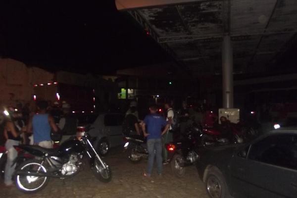 Policia Militar e For&ccedil;a T&aacute;tica realizam blitz educativa em Floriano.(Imagem:FlorianoNews)