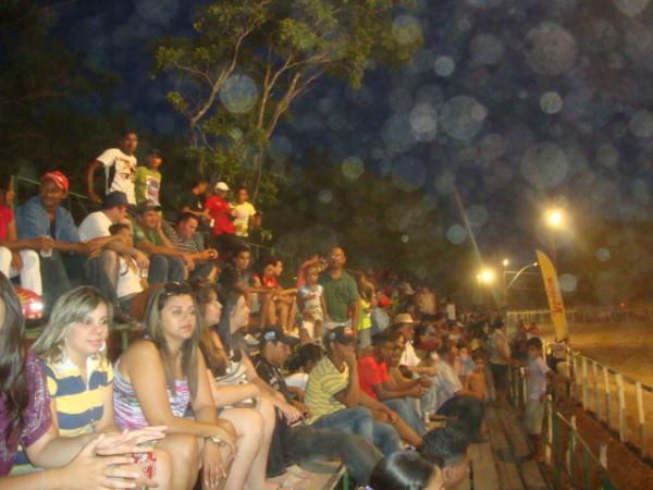 Os visitantes lotaram as arquibancadas(Imagem:reda&ccedil;&atilde;o)