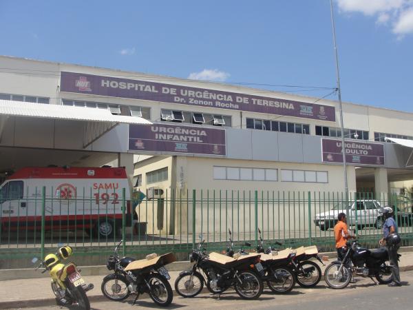 Jovem é alvejado em via pública e é levado para o HUT em Teresina