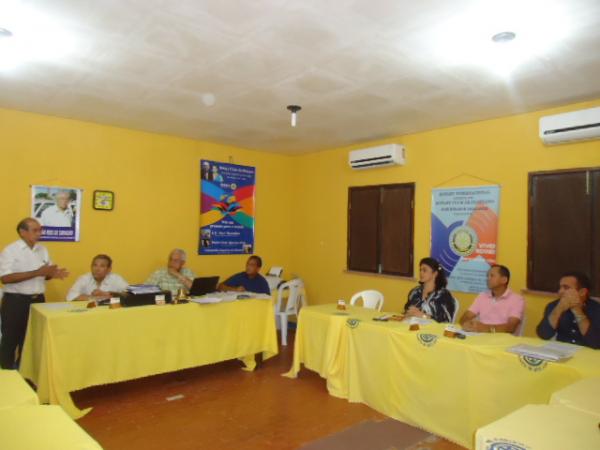 Rotary Clube de Floriano debate estrat&eacute;gias de trabalho para 2016.(Imagem:FlorianoNews)
