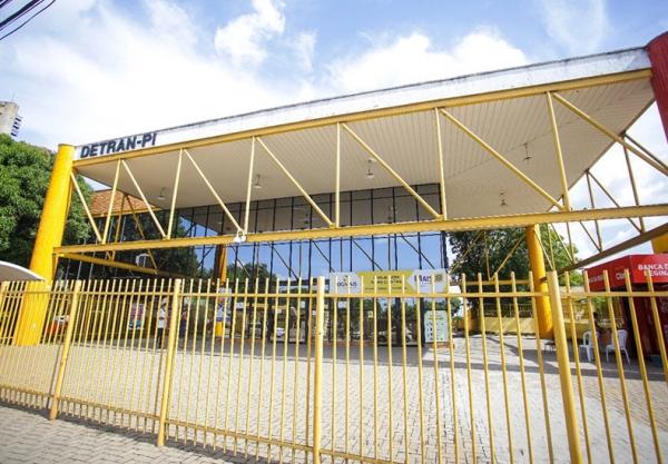 Detran-PI anuncia fim do uso de papel em processos entre secretarias
