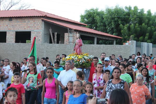 Moradores apostam na fé em Santa Luzia para pedir chuva no interior do PI