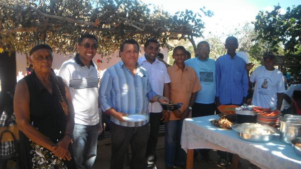 Localidade Capuama promoveu almo&ccedil;o em homenagem as m&atilde;es.(Imagem:FlorianoNews)