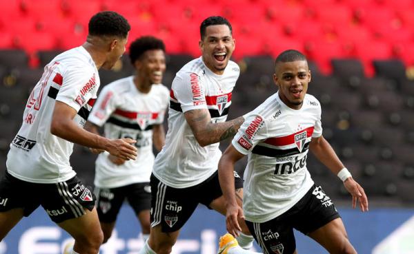 São Paulo goleia Flamengo no Maracanã pelo Brasileiro(Imagem:Reprodução)