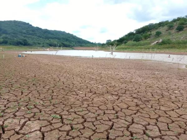  Agespisa diz que 50% da cidade de Sim&otilde;es est&aacute; sem abastecimento de &aacute;gua devido seca em barragem no PI.(Imagem:Prefeitura de Sim&otilde;es )