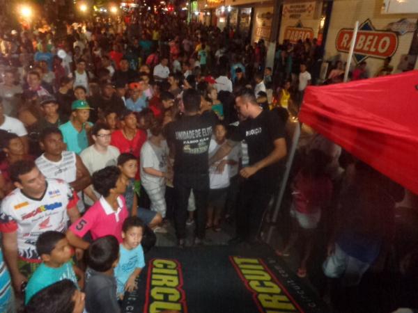 Cajueiro Motos promoveu Show de manobras com a Equipe For&ccedil;a e Ac&atilde;o em Floriano.(Imagem:FlorianoNews)