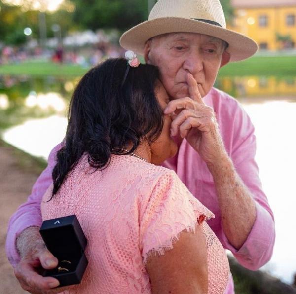 Ariolino pediu Francisca em casamento ap&oacute;s 40 anos de uni&atilde;o.(Imagem: Arquivo Pessoal)