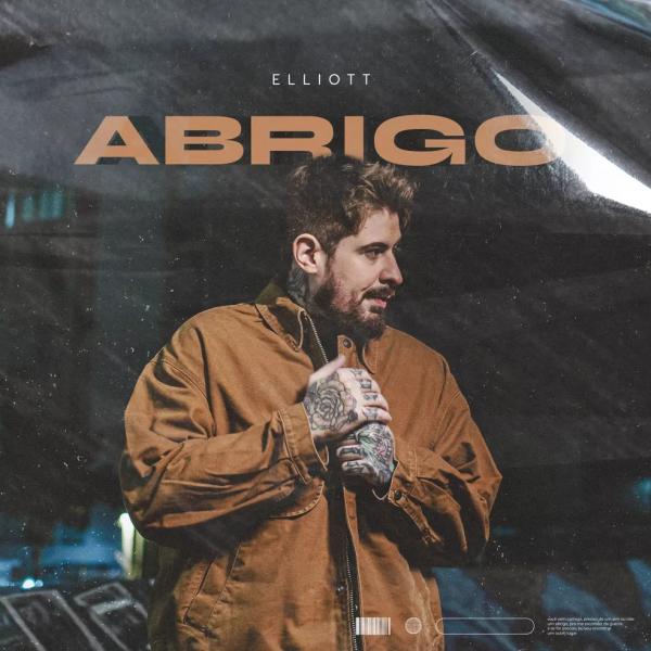 Ex-vocalista e guitarrista da Gloria, banda paulistana de rock pesado na qual permaneceu de 2006 a 2020, Elliott Reis inicia carreira solo com o single Abrigo. Assinando somente(Imagem:Reprodução)