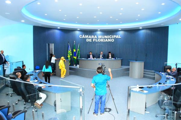 Câmara de Floriano encerra sessão sem votar os projetos da pauta do dia(Imagem:CMF)
