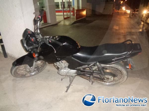 Polícia Militar recupera motocicleta roubada no Mercado Central e prende suspeito.(Imagem:FlorianoNews)