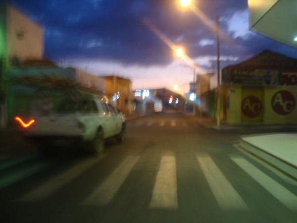 Amanhecer na avenida Euripedes de Aguia - px ao Paraiba(Imagem:reda&ccedil;&atilde;o)