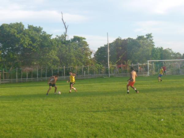 Em busca de talentos, olheiros visitam Clube Atletas do Futuro