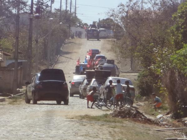 Coliga&ccedil;&atilde;o: Floriano Seguindo em Frente(Imagem:FlorianoNews)