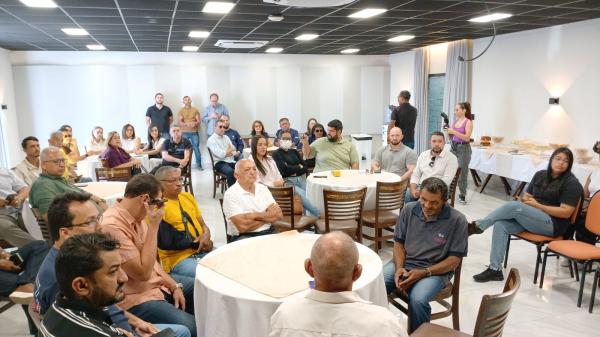 Prefeitura de Floriano promove café da manhã com profissionais da imprensa local.(Imagem:FlorianoNews)