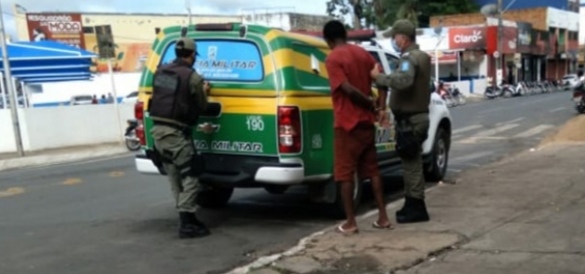 Homem é preso por ameaçar mulher no Mercado Central