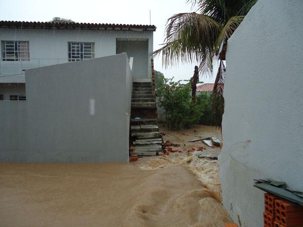 Alagamento(Imagem:Reda&ccedil;&atilde;o)