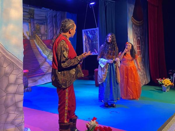 P&uacute;blico lota Cine Teatro para aplaudir espet&aacute;culos nacionais em Festival de Teatro de Floriano(Imagem:ASCOM ESCALET)