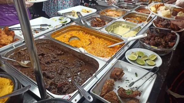 Segundo a Sodexo, desde a chegada da pandemia, em 2020, até junho deste ano, a duração média do vale-refeição tem sido de apenas 13 dias. Em 2019, era de 18 dias. A pesquisa leva(Imagem:Reprodução)